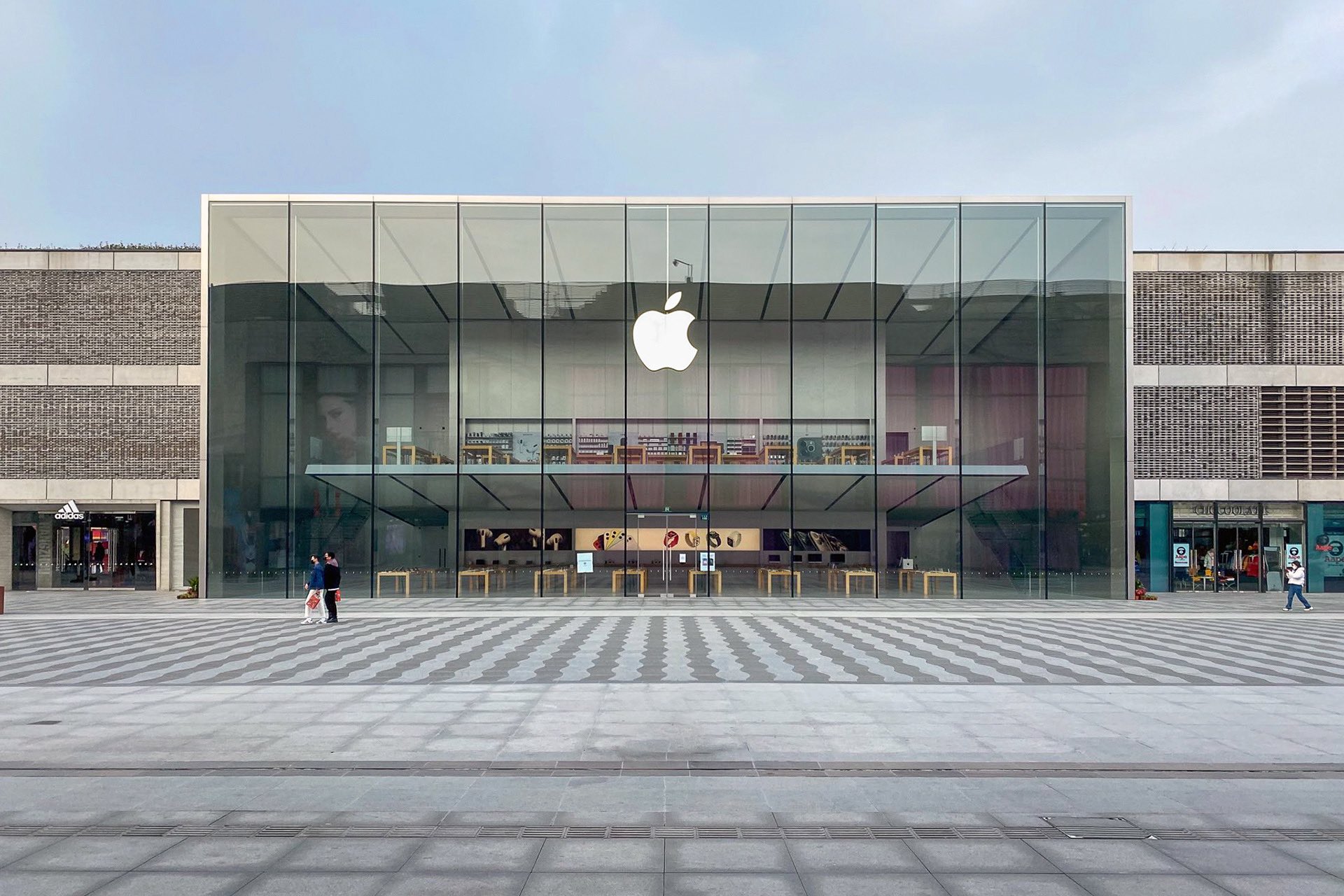 Apple Intelligence Clears China at Last โ Powered by Alibaba's Qwen